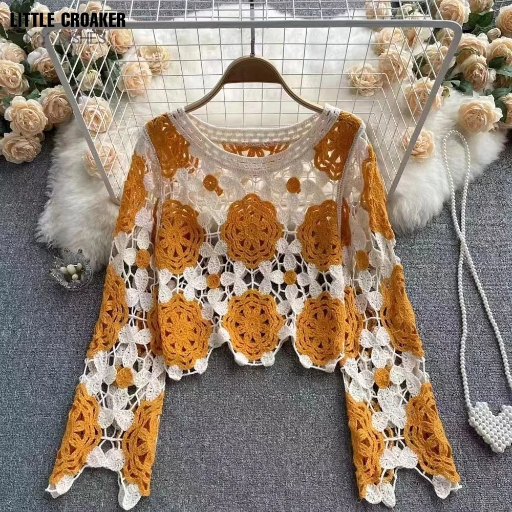 Женская кружевная блузка с длинными рукавами-фонариками и воротником-стойкой 
Женская кружевная блузка с длинными рукавами-фонариками и воротником-стойкой