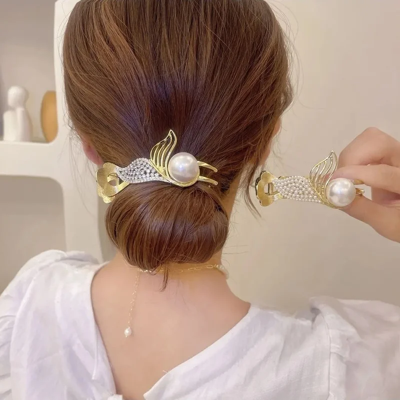 Korean Pearl Fish Tail Ball Head Large Grab Clip Girl Sweet Hairpin Horsetail Clip Hairpin Fashion Hair Accessories Headdress
Korean Pearl Fish Tail Ball Head Large Grab Clip Girl Sweet Hairpin Horsetail Clip Hairpin Fashion Hair Accessories Headdress