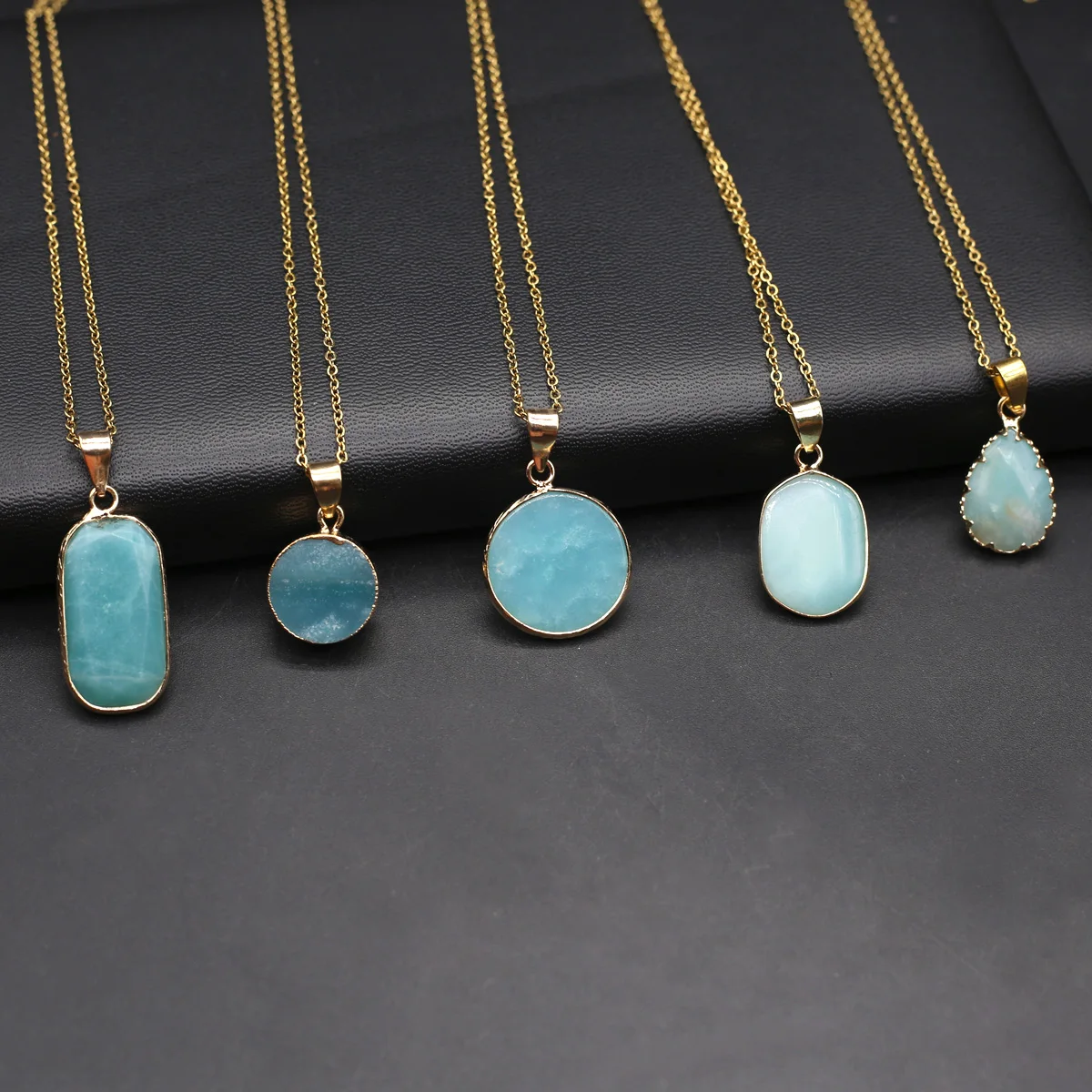 1Pcs Natural Semi-precious Stone Amazonite water-drop Round Irregular Small Pendant Charms For Femme Party Birthday Gifts
1Pcs Natural Semi-precious Stone Amazonite water-drop Round Irregular Small Pendant Charms For Femme Party Birthday Gifts