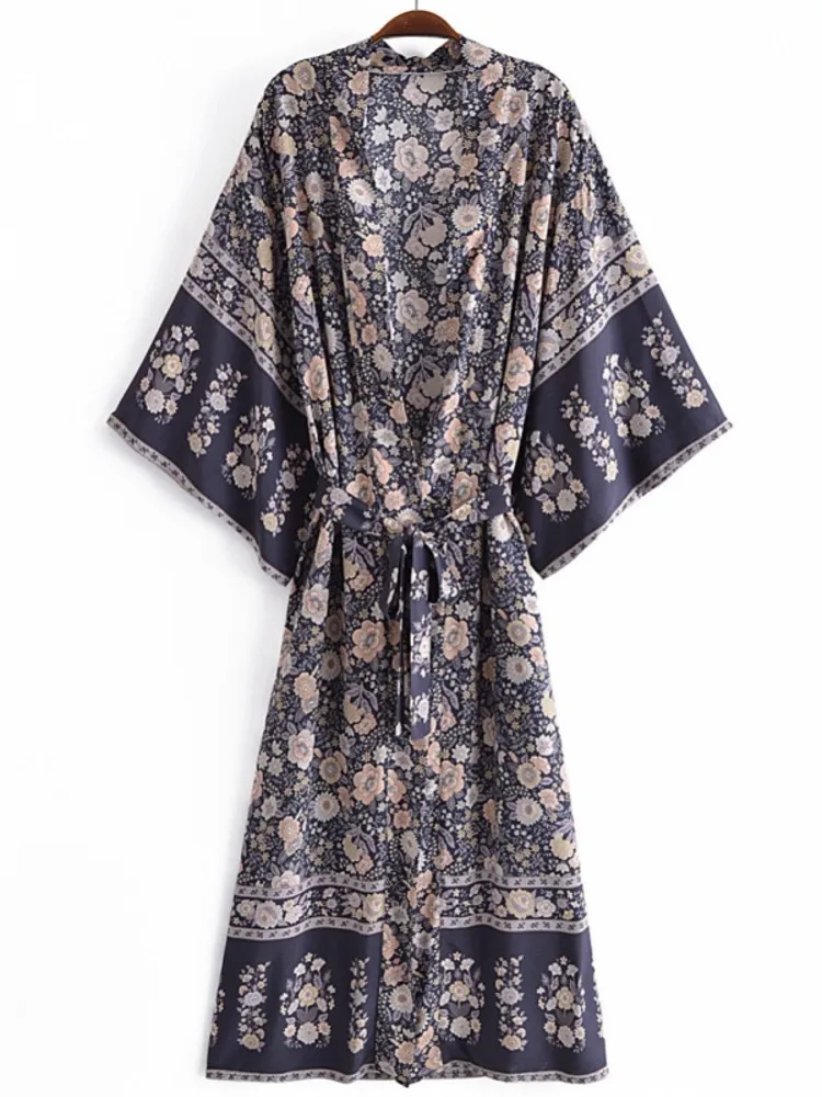 Japanese Kimono Yukata Kimono Tassel Cardigan Fashion Blouse Women 2022 Long Cardigan Haori Traditional Kimonos Dress Obi Shirt
Japanese Kimono Yukata Kimono Tassel Cardigan Fashion Blouse Women 2022 Long Cardigan Haori Traditional Kimonos Dress Obi Shirt