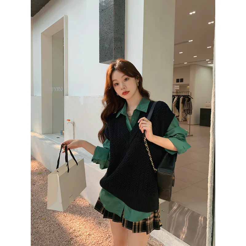 Knitting Women's Sweaters Vest Winter 2022 Cashmere Pullovers Fashion Sleeveless Slim Fit Jumpers Korean Autumn Clothing
Knitting Women's Sweaters Vest Winter 2022 Cashmere Pullovers Fashion Sleeveless Slim Fit Jumpers Korean Autumn Clothing