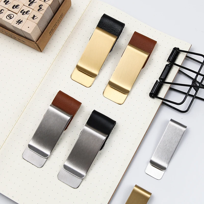 1Pc Metal Leather Pen Holder Brass Stainless Steel Pencil Clip Vintage Diary Journal Notebook Paper Folder School Office Supply
1Pc Metal Leather Pen Holder Brass Stainless Steel Pencil Clip Vintage Diary Journal Notebook Paper Folder School Office Supply
