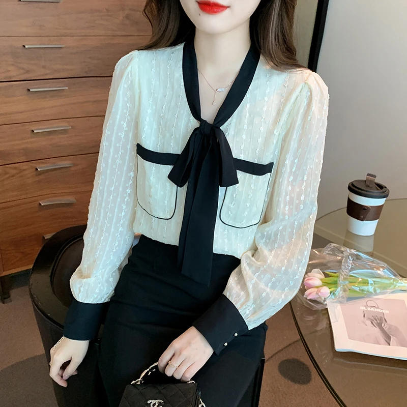 Elegant Pocket Patchwork Female Clothing Bow V-neck Hollow Loose Chiffon Blouse Office Lady Puff Long Sleeve Shirts Women 24480
Elegant Pocket Patchwork Female Clothing Bow V-neck Hollow Loose Chiffon Blouse Office Lady Puff Long Sleeve Shirts Women 24480