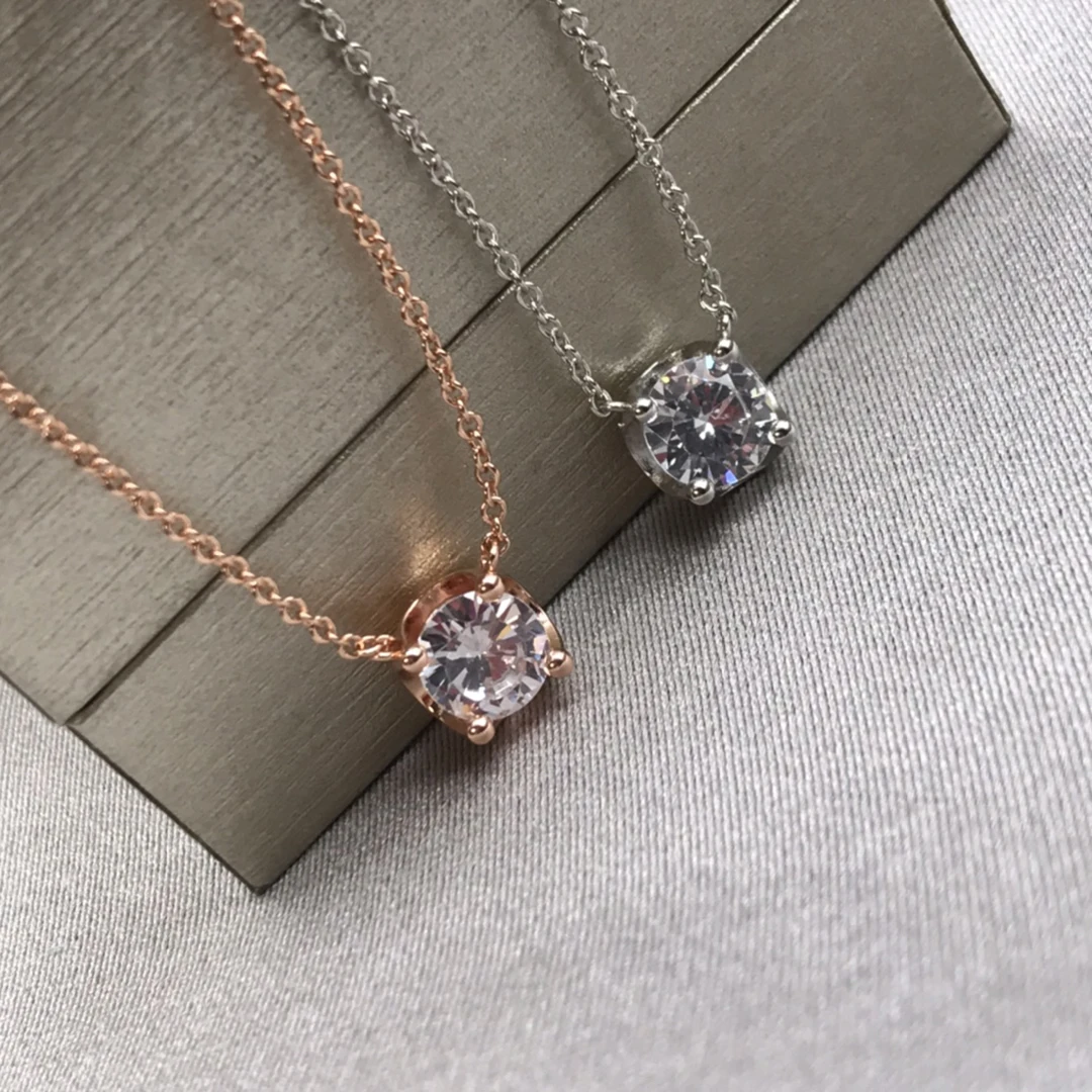 Classic Explosion BV Titanium Steel Horn Zircon Lady Necklace Simple Fashion Exquisite Holiday Gift
Classic Explosion BV Titanium Steel Horn Zircon Lady Necklace Simple Fashion Exquisite Holiday Gift