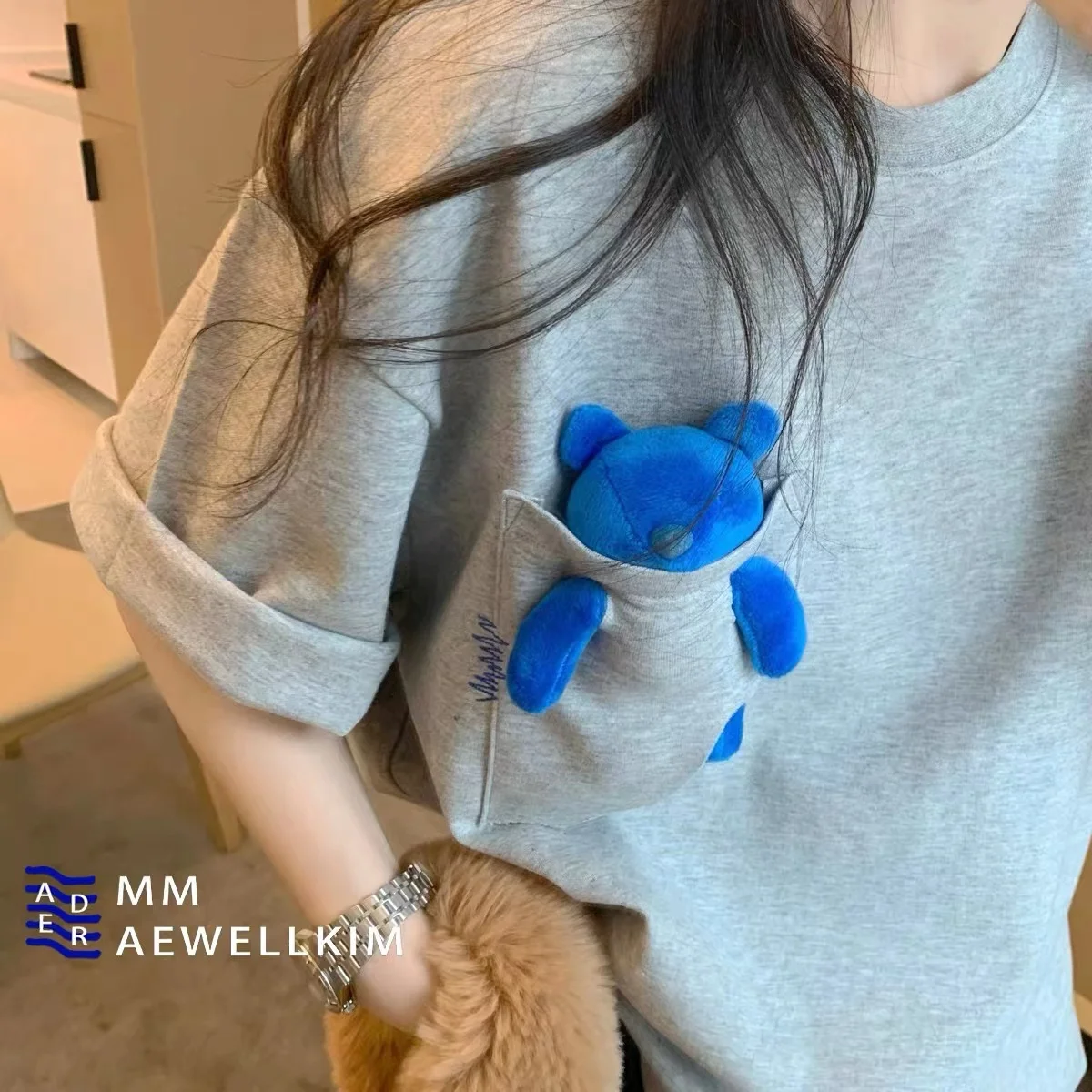 ADER ERROR high-quality short-sleeved top summer new men and women couple T-shirt loose three-dimensional pocket bear decoration
ADER ERROR high-quality short-sleeved top summer new men and women couple T-shirt loose three-dimensional pocket bear decoration