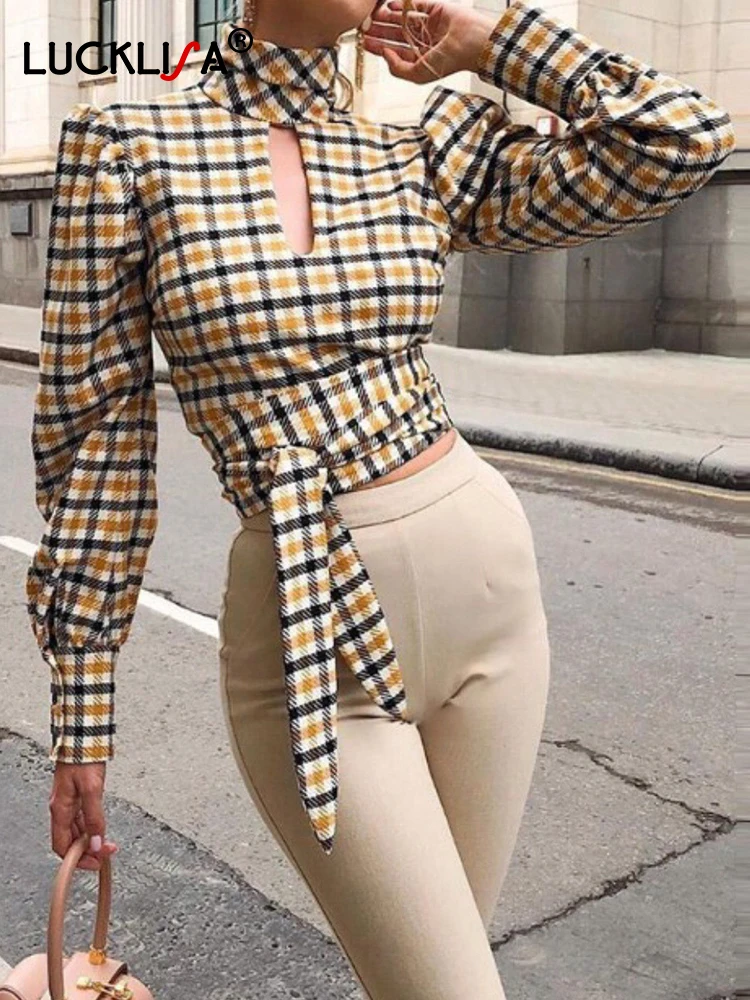 Блузка женская клетчатая с длинным рукавом и открытой спиной
Блузка женская клетчатая с длинным рукавом и открытой спиной