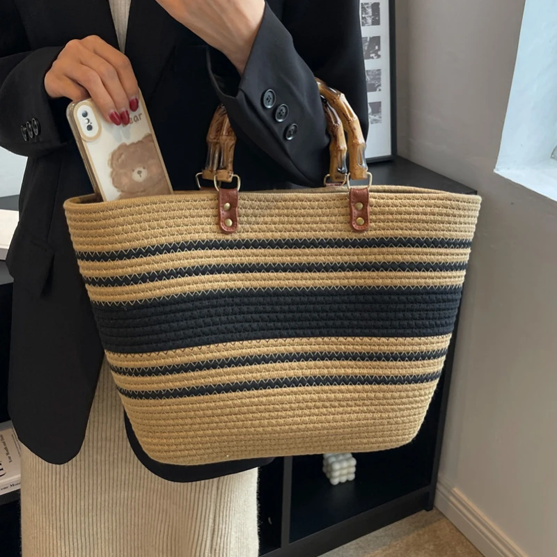 2023 New Woven Women's Bag Fashion Tote Bag Spliced One Shoulder Large Capacity Bamboo Knot Handheld Bag Temperament Fashion Bag
2023 New Woven Women's Bag Fashion Tote Bag Spliced One Shoulder Large Capacity Bamboo Knot Handheld Bag Temperament Fashion Bag