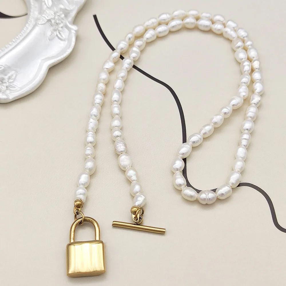 Retro Temperament Titanium Steel Freshwater Pearl Necklace for Women Design Luxury Clavicle Chain
Retro Temperament Titanium Steel Freshwater Pearl Necklace for Women Design Luxury Clavicle Chain