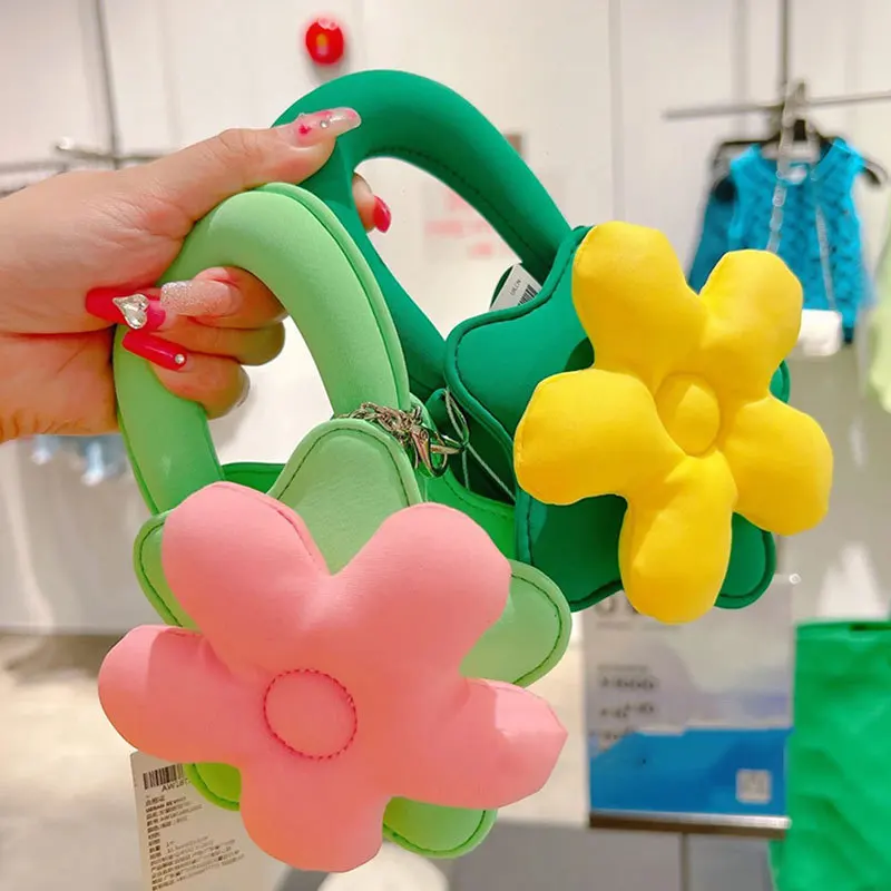 Flower Bag Spring summer 2022 fashion new ladies colorful flower hanging cute bag fashion one shoulder crossbody chain handbag
Flower Bag Spring summer 2022 fashion new ladies colorful flower hanging cute bag fashion one shoulder crossbody chain handbag