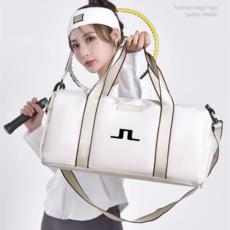 2023 Golf Bag Women Outdoor Tennis Bag Boston Bag Men Handbag Waterproof Bag Fashion Travel Handbags Fitness Sports Training Bag
2023 Golf Bag Women Outdoor Tennis Bag Boston Bag Men Handbag Waterproof Bag Fashion Travel Handbags Fitness Sports Training Bag