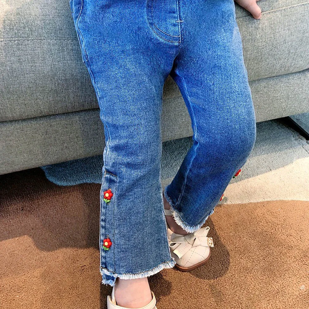 Children Pants Outfits 2-7Years 2022 Summer Baby Girls Denim Flared Pants Fringed Embroidery Small Flower Cute Denim Trousers
Children Pants Outfits 2-7Years 2022 Summer Baby Girls Denim Flared Pants Fringed Embroidery Small Flower Cute Denim Trousers