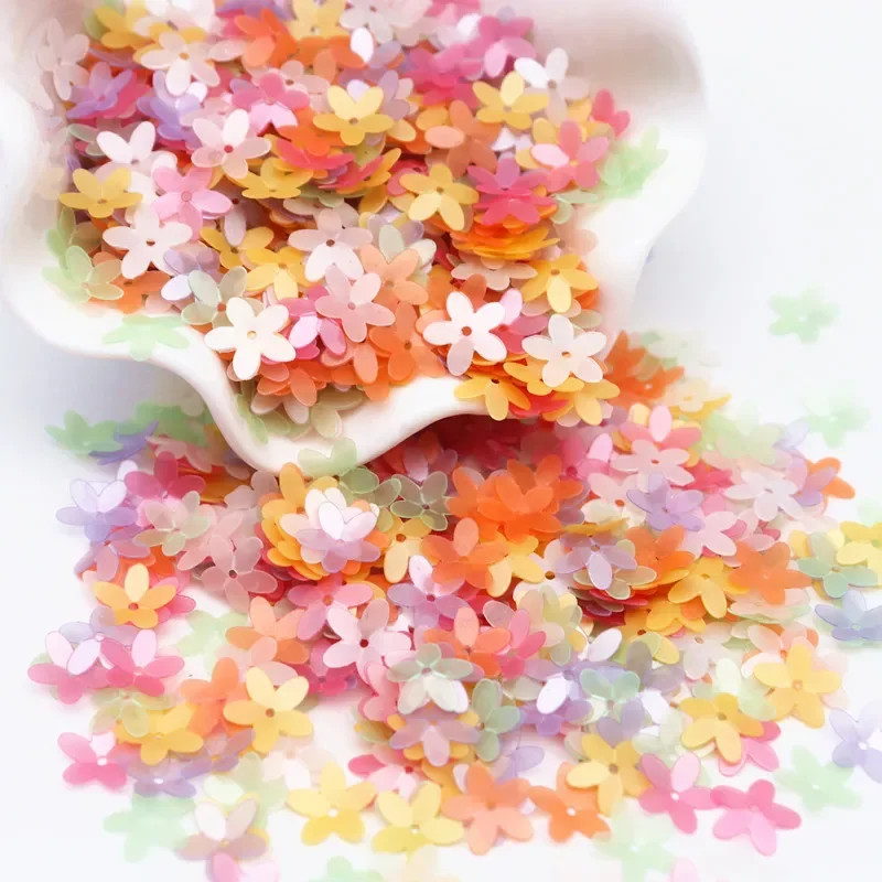 New in Matte White Color 10mm Cup Five Finger Flower Sequins Paillettes Sewing Wedding Craft Women Garments Accessories 10g/lot
New in Matte White Color 10mm Cup Five Finger Flower Sequins Paillettes Sewing Wedding Craft Women Garments Accessories 10g/lot