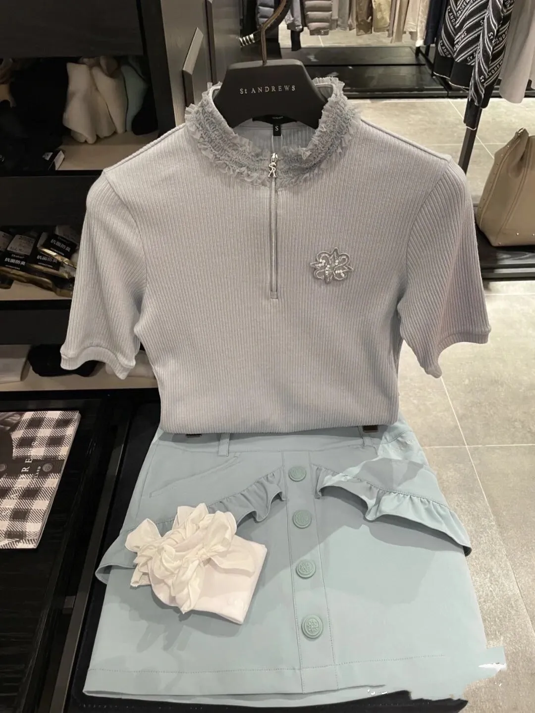 Женский трикотажный свитер ST Golf, повседневный спортивный дышащий свитер с рукавом средней длины и молнией на осень
Женский трикотажный свитер ST Golf, повседневный спортивный дышащий свитер с рукавом средней длины и молнией на осень