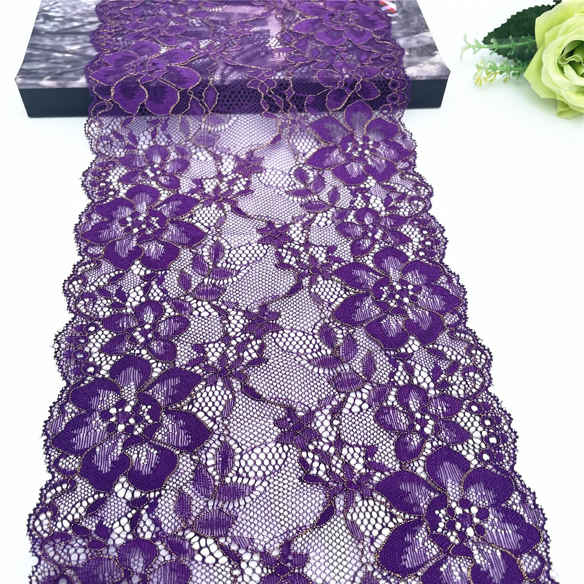 Эластичное кружево для юбки, ширина 17,50 см, темно-Фиолетовое золото, 3 ярд в партии
Эластичное кружево для юбки, ширина 17,50 см, темно-Фиолетовое золото, 3 ярд в партии