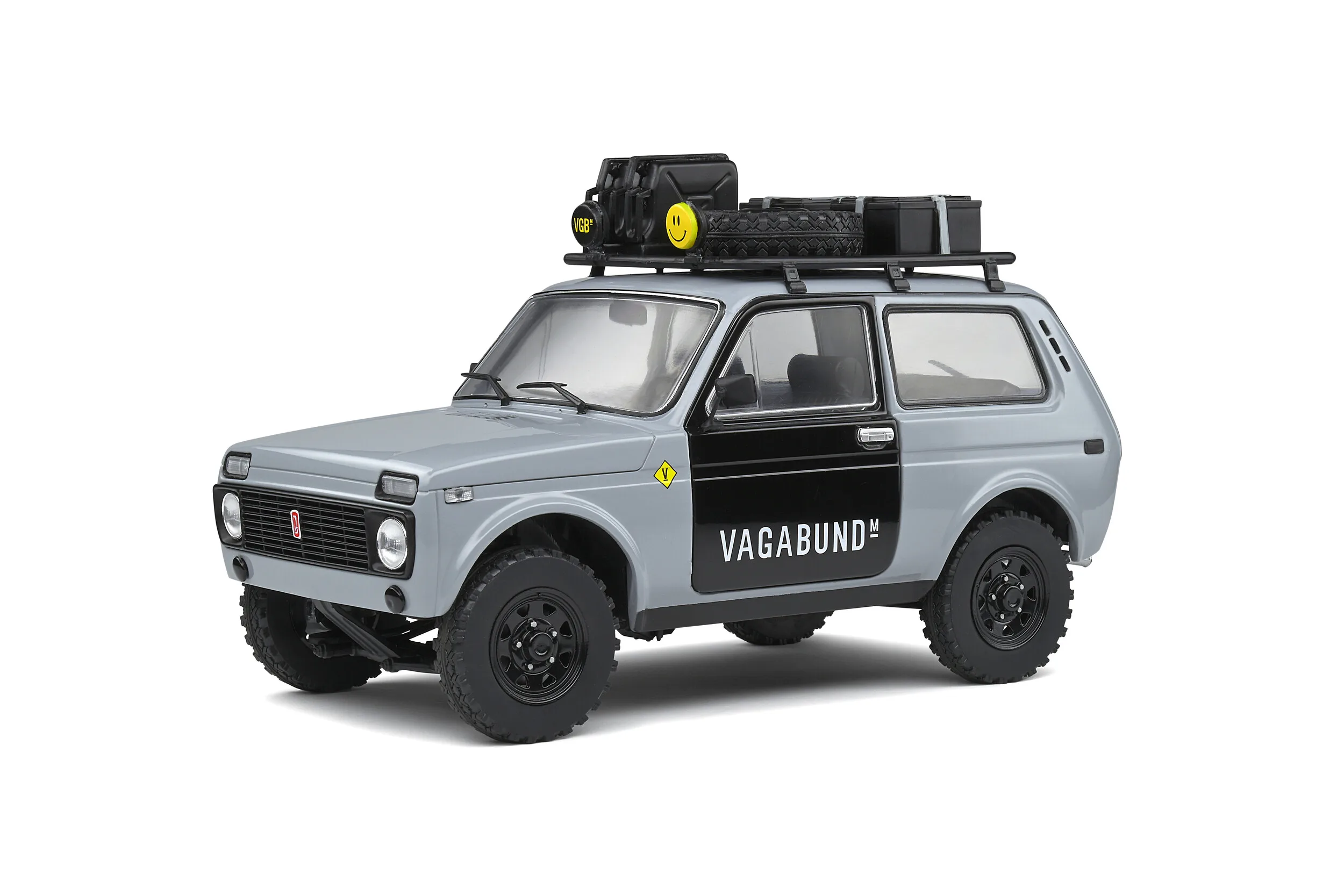 Solido 1:18 для Lada Niva vagplus 1980 SUV полностью открытая модель автомобиля из сплава статическая модель автомобиля игрушка подарок
Solido 1:18 для Lada Niva vagplus 1980 SUV полностью открытая модель автомобиля из сплава статическая модель автомобиля игрушка подарок