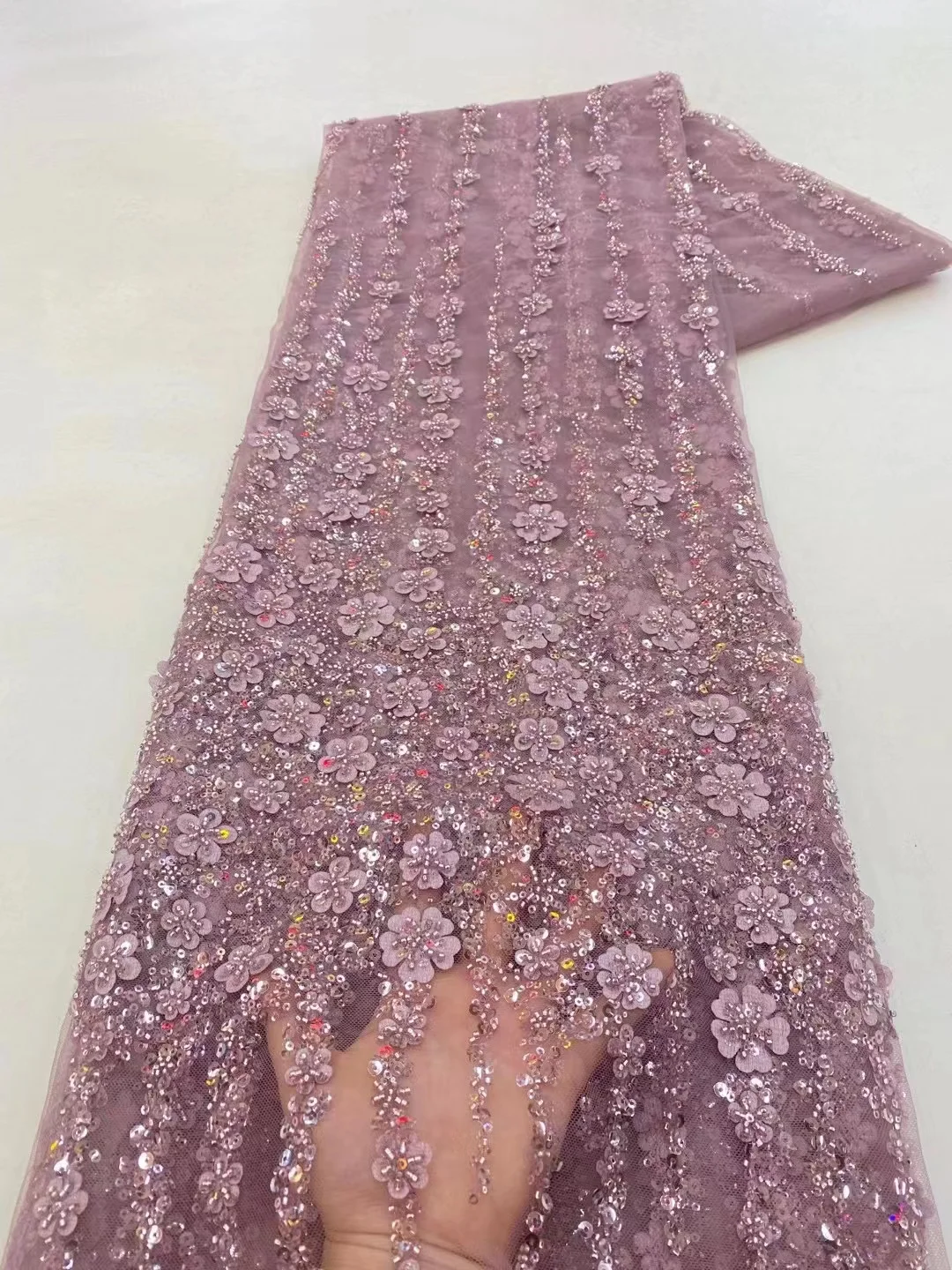 Latest Luxury Elegant French Embroidery Groom Lace Fabric African Nigerian Sequins Fabric For Wedding Party Dress Women 5 Yards
Latest Luxury Elegant French Embroidery Groom Lace Fabric African Nigerian Sequins Fabric For Wedding Party Dress Women 5 Yards