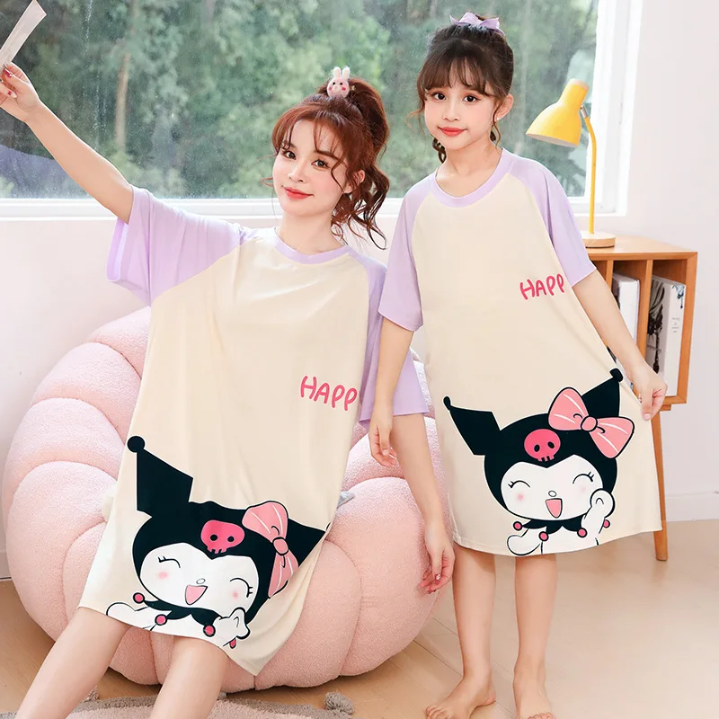 Ночная рубашка Sanrio Kuromi Cinnamoroll для девочек, летняя тонкая Милая Пижама с героями мультфильмов для маленьких девочек, домашний сервис для родителей и детей
Ночная рубашка Sanrio Kuromi Cinnamoroll для девочек, летняя тонкая Милая Пижама с героями мультфильмов для маленьких девочек, домашний сервис для родителей и детей