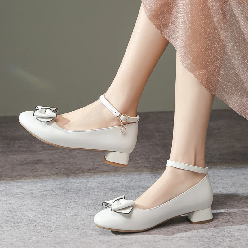 YQBTDL Fashion Party Sweet Single Shoes Women PU Low Heels Bowknot Princess Dress Ladies Pumps White Summer 2022 Drop Shipping
YQBTDL Fashion Party Sweet Single Shoes Women PU Low Heels Bowknot Princess Dress Ladies Pumps White Summer 2022 Drop Shipping