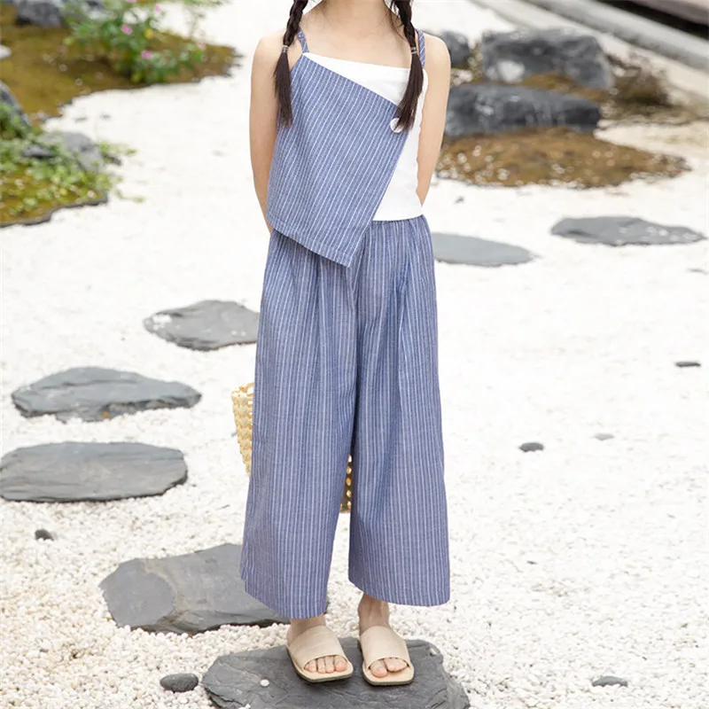Girls' Leisure Sports Summer Suit 2022 Solid Color Wide Leg Pants Two-piece Sling Top Korean Style Fashionable Children's Dress
Girls' Leisure Sports Summer Suit 2022 Solid Color Wide Leg Pants Two-piece Sling Top Korean Style Fashionable Children's Dress