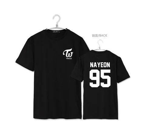 Kaus Kerah O Lengan Pendek Musim Panas Nama Anggota dan Logo Dua Kali Kaus Kpop Momo Jibyo Kaos Uniseks
Kaus Kerah O Lengan Pendek Musim Panas Nama Anggota dan Logo Dua Kali Kaus Kpop Momo Jibyo Kaos Uniseks
