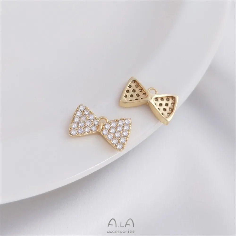 Micro inlaid zircon 14K gold-plated Bow Pendant handmade DIY Bow Pendant Bracelet Earring Pendant
Micro inlaid zircon 14K gold-plated Bow Pendant handmade DIY Bow Pendant Bracelet Earring Pendant