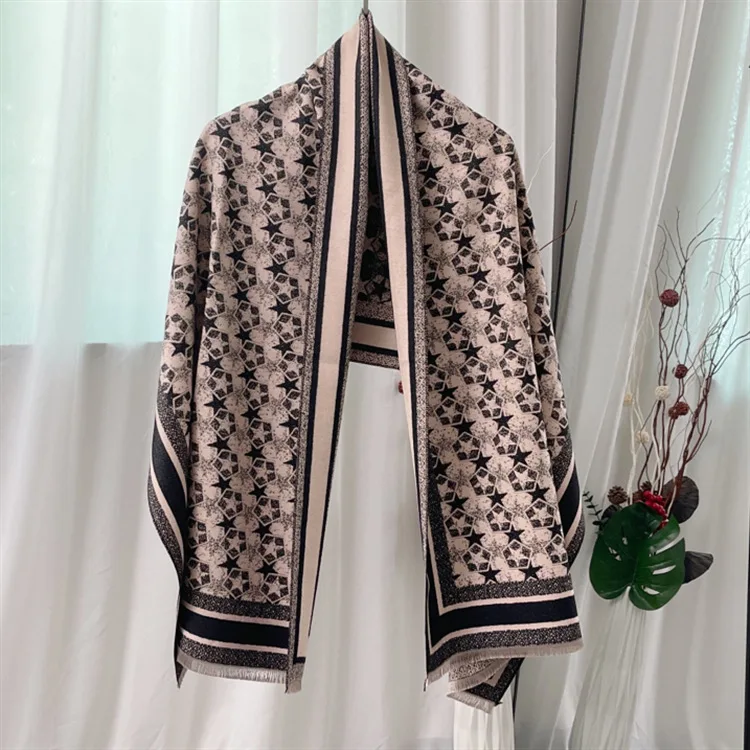 Fashion Print Cashmere Scarf Women Double-sided Imitation Neckerchief Female Shawls Thick Winter Blanket Pashmina Foulard
Fashion Print Cashmere Scarf Women Double-sided Imitation Neckerchief Female Shawls Thick Winter Blanket Pashmina Foulard