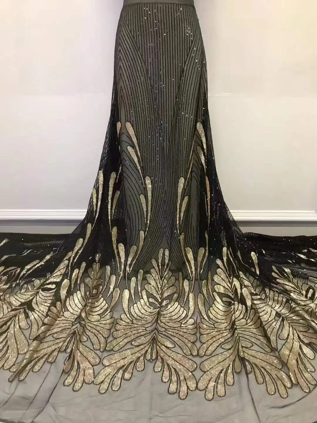 African Sequins Lace Fabric 5yards High Quality Embroidered Nigerian Lace Fabric French Tulle Lace Fabric For Wedding Party
African Sequins Lace Fabric 5yards High Quality Embroidered Nigerian Lace Fabric French Tulle Lace Fabric For Wedding Party