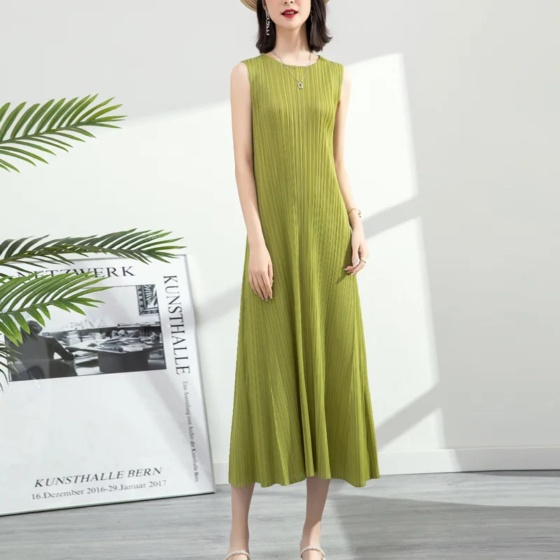 2022 summer new women's round neck pleated party dress Miyak folds Fashionable slim fit drape pleated plus size sleeveless dress
2022 summer new women's round neck pleated party dress Miyak folds Fashionable slim fit drape pleated plus size sleeveless dress