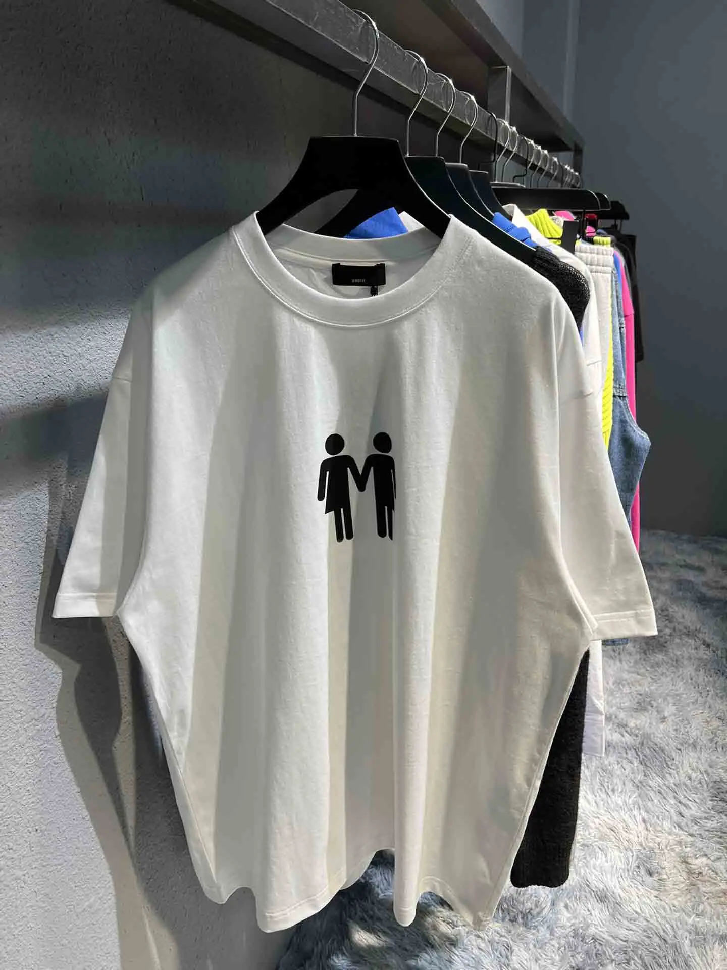 2022 Luxury Hand in hand Printed Back Flags Women Men Short Sleeve T shirts tees Oversized Men Casual Cotton T shirt
2022 Luxury Hand in hand Printed Back Flags Women Men Short Sleeve T shirts tees Oversized Men Casual Cotton T shirt