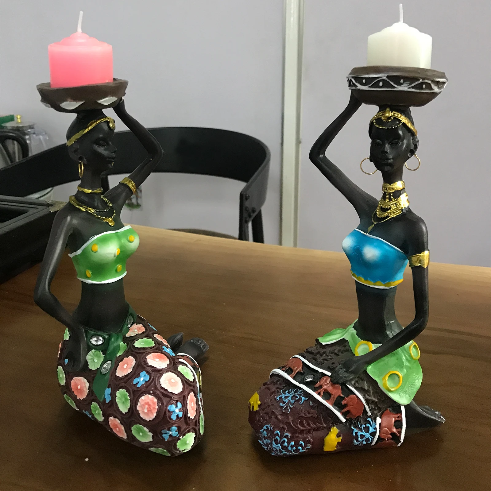 2pcs Candlestick Holder African Women Resin Craft Tribal Vintage Scentless Bedroom Living Room Retro Home Decor ornament
2pcs Candlestick Holder African Women Resin Craft Tribal Vintage Scentless Bedroom Living Room Retro Home Decor ornament