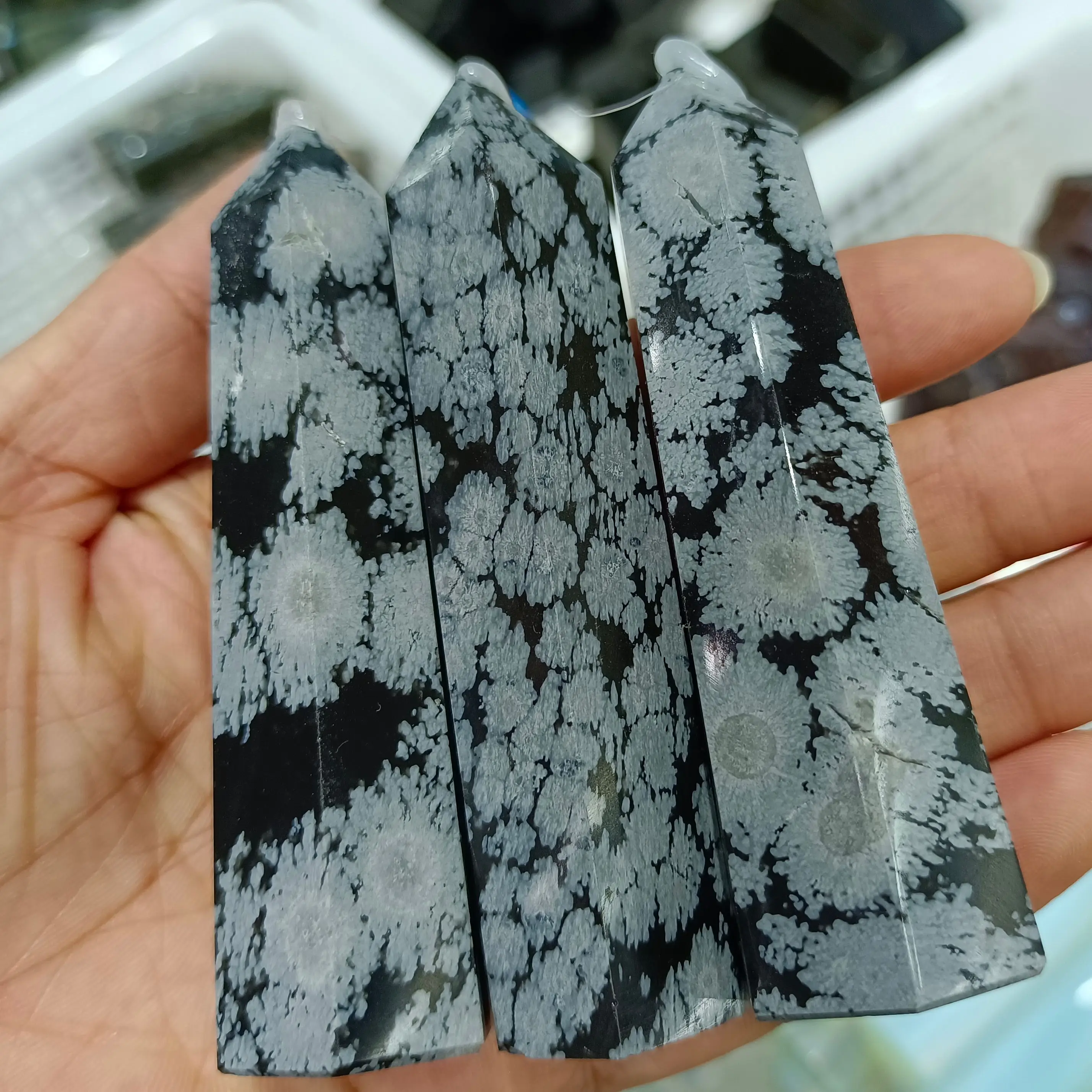 Natural Snowflake Little Column Crystal Energy Ore Home Office Decoration Craft Gifts Mineral Degaussing 70-90mm
Natural Snowflake Little Column Crystal Energy Ore Home Office Decoration Craft Gifts Mineral Degaussing 70-90mm