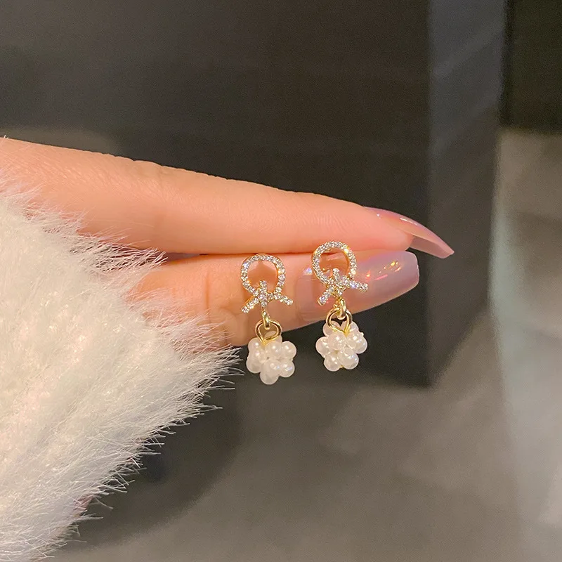 Korean Exquisite Pearl Pendant Earrings For Women Fashion Girls Party Flower Dangle Earrings Gothic Accessories Birthday Gifts
Korean Exquisite Pearl Pendant Earrings For Women Fashion Girls Party Flower Dangle Earrings Gothic Accessories Birthday Gifts