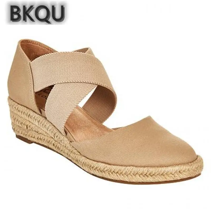 2022 summer new women's sandals wedge heel solid color slip-on women's shoes fashion casual outdoor comfortable women's shoes
2022 summer new women's sandals wedge heel solid color slip-on women's shoes fashion casual outdoor comfortable women's shoes