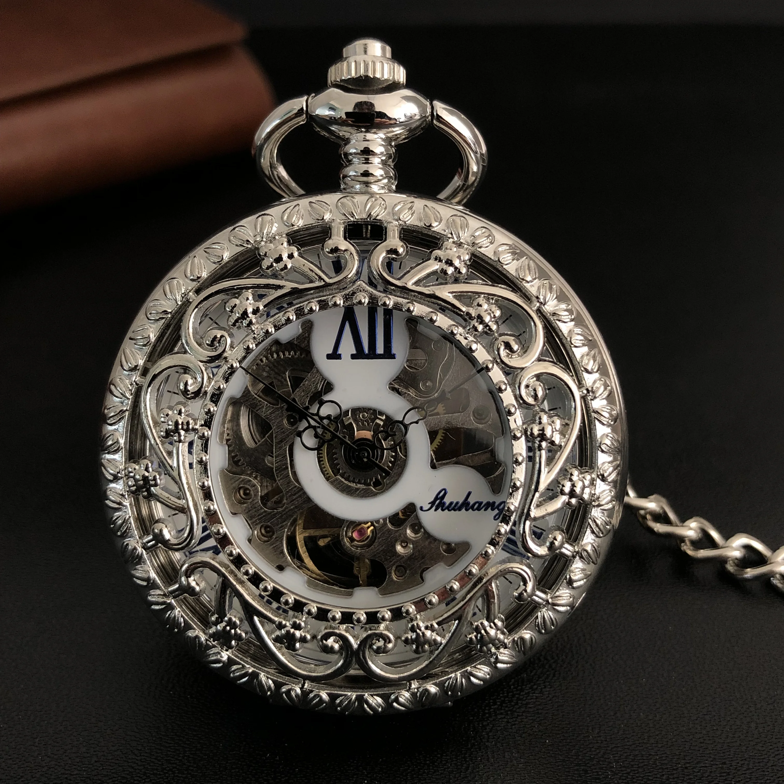 New Arrival Silver Roman Numerals Mechanical Pocket Watch Necklace Pendant Gifts For Women Or Man with Fob Chain
New Arrival Silver Roman Numerals Mechanical Pocket Watch Necklace Pendant Gifts For Women Or Man with Fob Chain