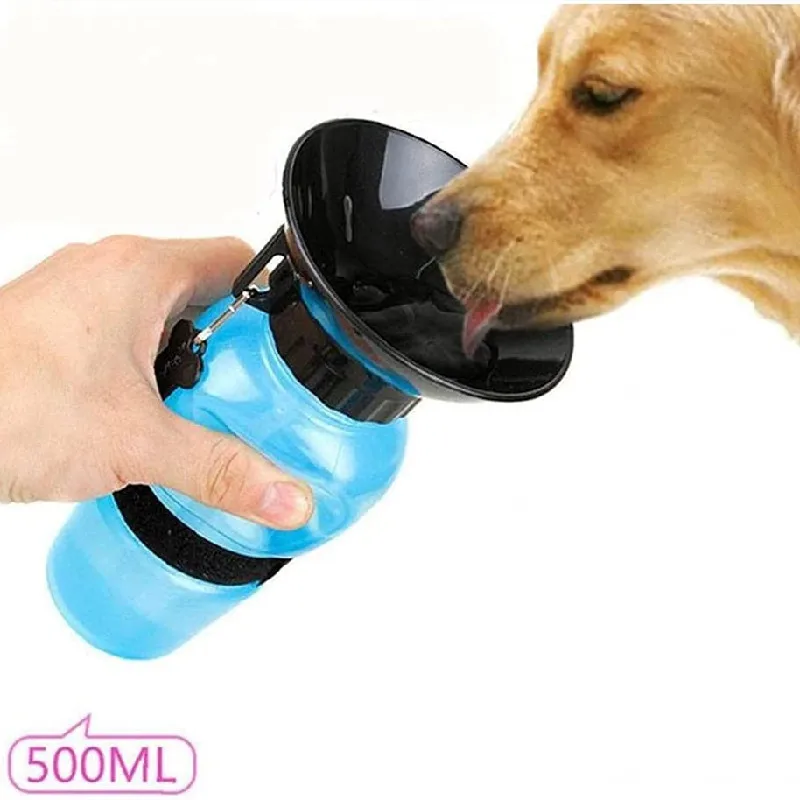 

1PCS Squeeze Portable Pet Drinking Fountain 500ML Pet Accompanying Cup Outdoor Pet Drinking Cup Squeeze Out Water for Cats Dogs