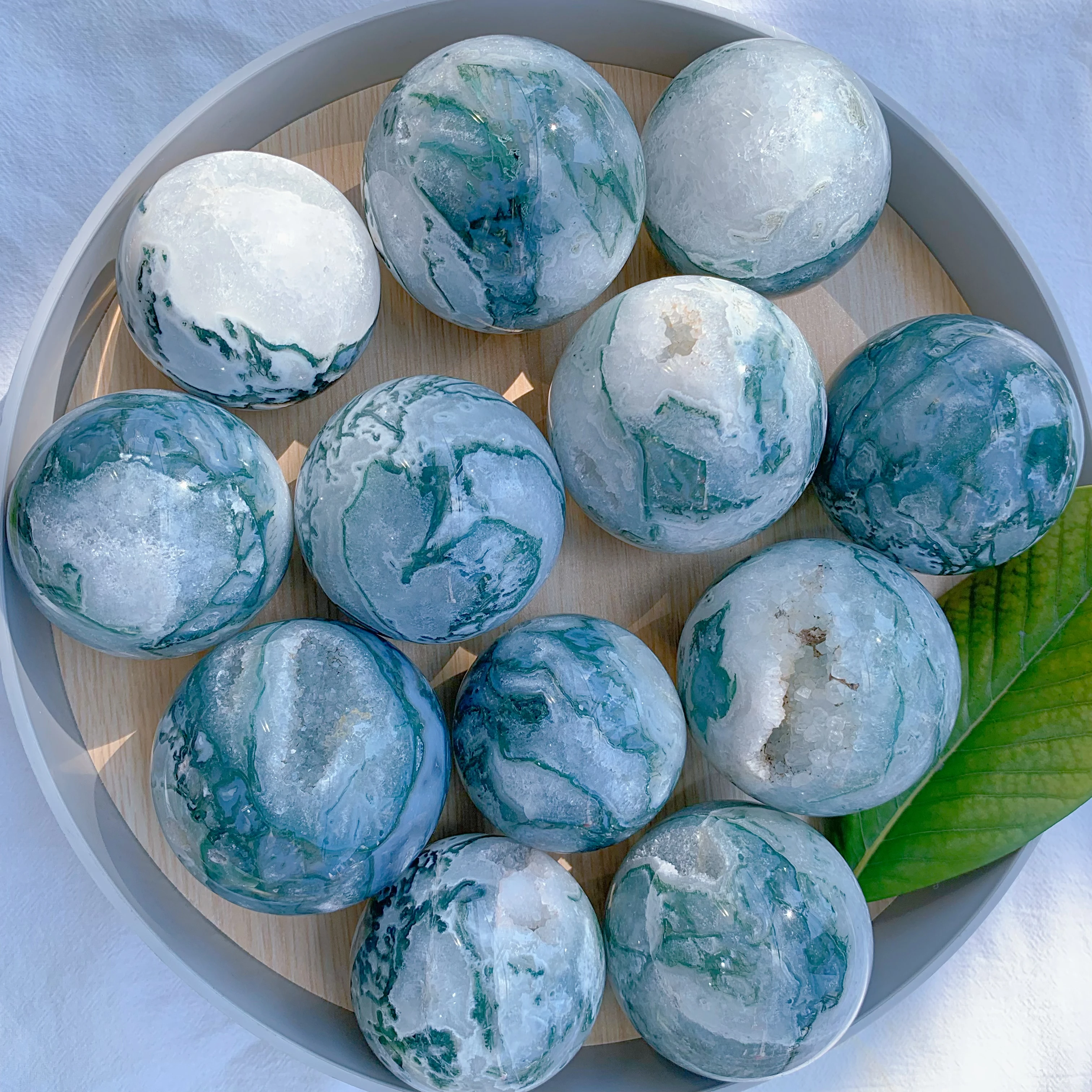 80mm Natural moss agate Crystal sphere Ocean Grass Agate quartz gemstone ball Reiki healing 1pcs
80mm Natural moss agate Crystal sphere Ocean Grass Agate quartz gemstone ball Reiki healing 1pcs