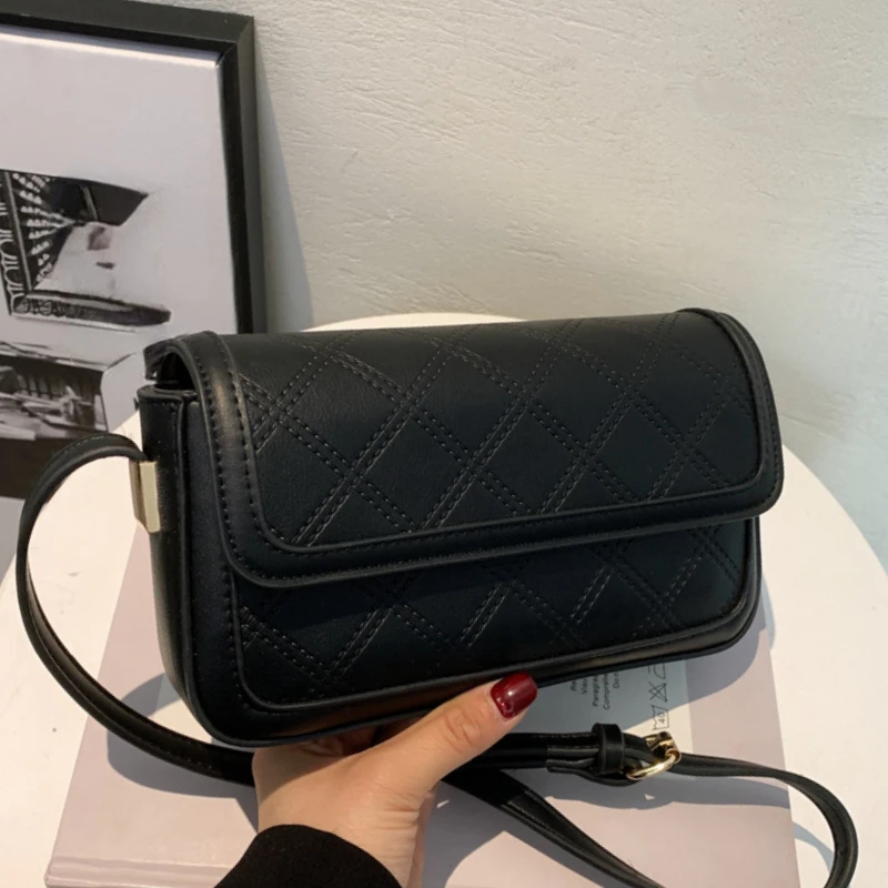 2022 New Ladies Rhombus Shoulder Bag Fashion Women's Bag Net Red Messenger Bag High Quality Net Red Hot Selling Small Square Bag
2022 New Ladies Rhombus Shoulder Bag Fashion Women's Bag Net Red Messenger Bag High Quality Net Red Hot Selling Small Square Bag