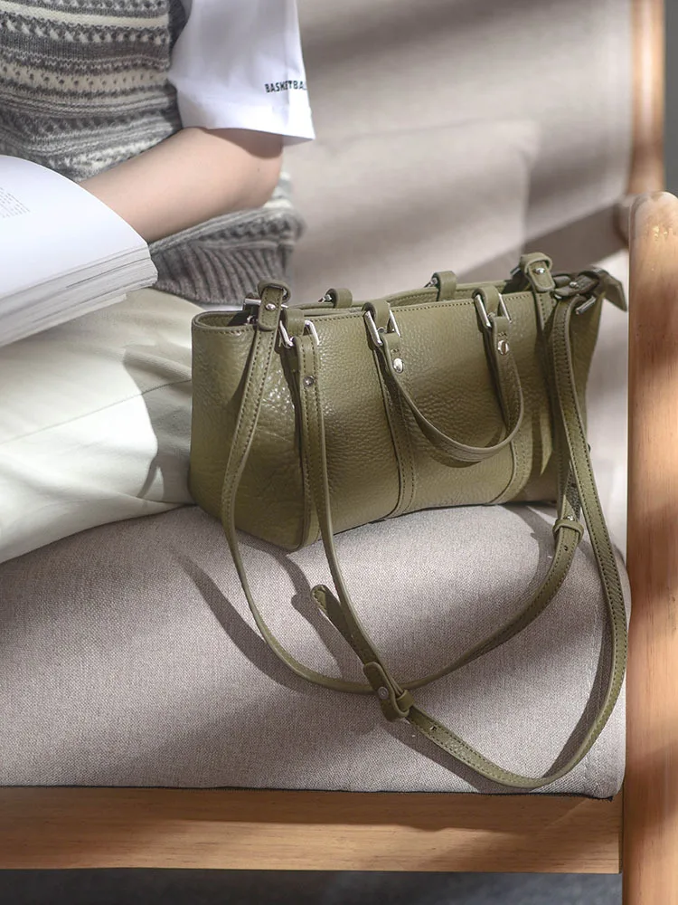 Простая повседневная женская сумка из первого слоя воловьей кожи, Мягкая Белая Сумка, уличная сумка-мессенджер из натуральной кожи для выхо...
Простая повседневная женская сумка из первого слоя воловьей кожи, Мягкая Белая Сумка, уличная сумка-мессенджер из натуральной кожи для выхо...