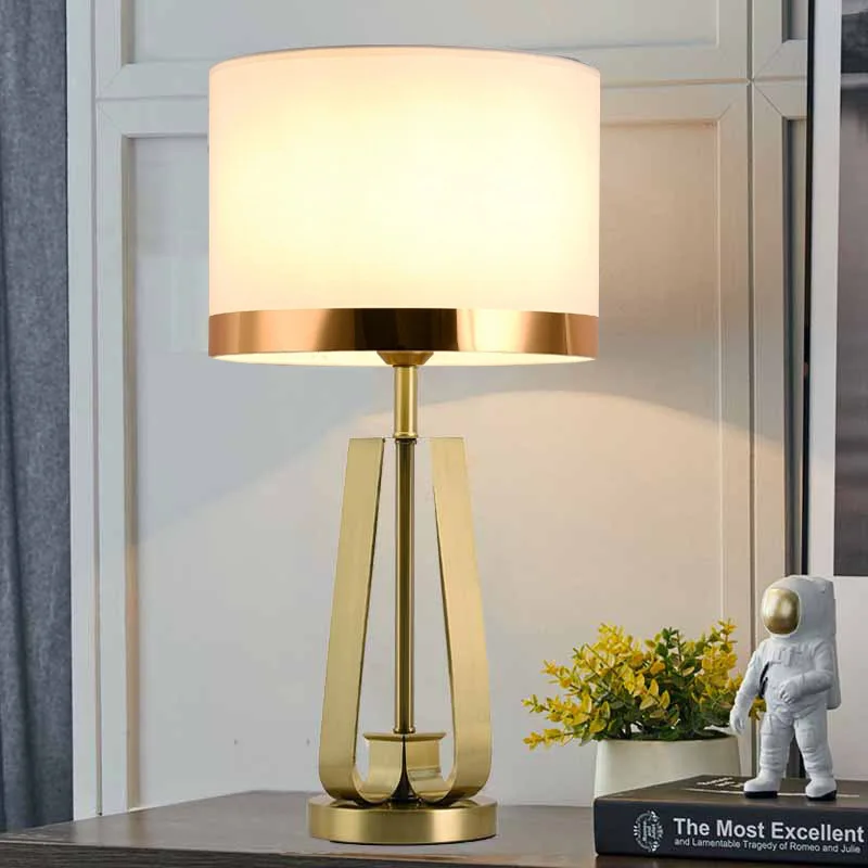 Postmodern Living Room Table Lamp Nordic Hotel Room Bedroom Study Table Lamp Modern Decoration Model Room Desk Lamp
Postmodern Living Room Table Lamp Nordic Hotel Room Bedroom Study Table Lamp Modern Decoration Model Room Desk Lamp