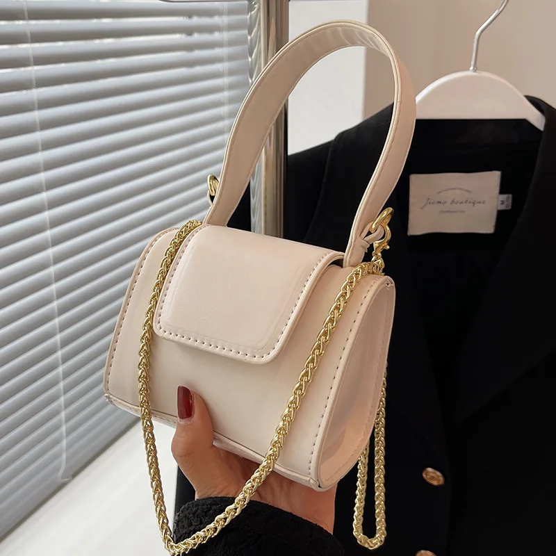 Texture personality underarm bag women's bag 2022 high quality new fashion fashion handbag all-match shoulder messenger bag 
Texture personality underarm bag women's bag 2022 high quality new fashion fashion handbag all-match shoulder messenger bag