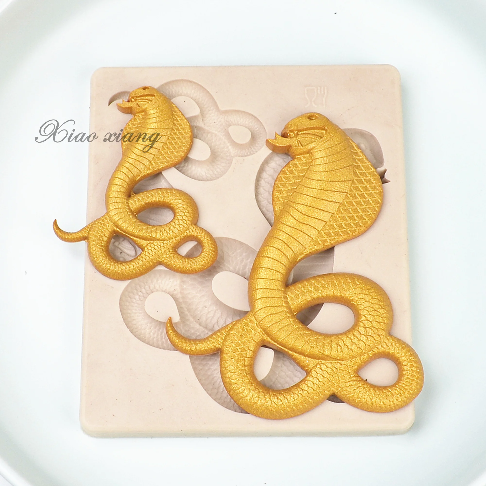 Snake Silicone Mold Decoration Fondant Cake Chocolate Candy Mold Pastry Biscuits Mould For Kitchen Baking Accessories M1028
Snake Silicone Mold Decoration Fondant Cake Chocolate Candy Mold Pastry Biscuits Mould For Kitchen Baking Accessories M1028