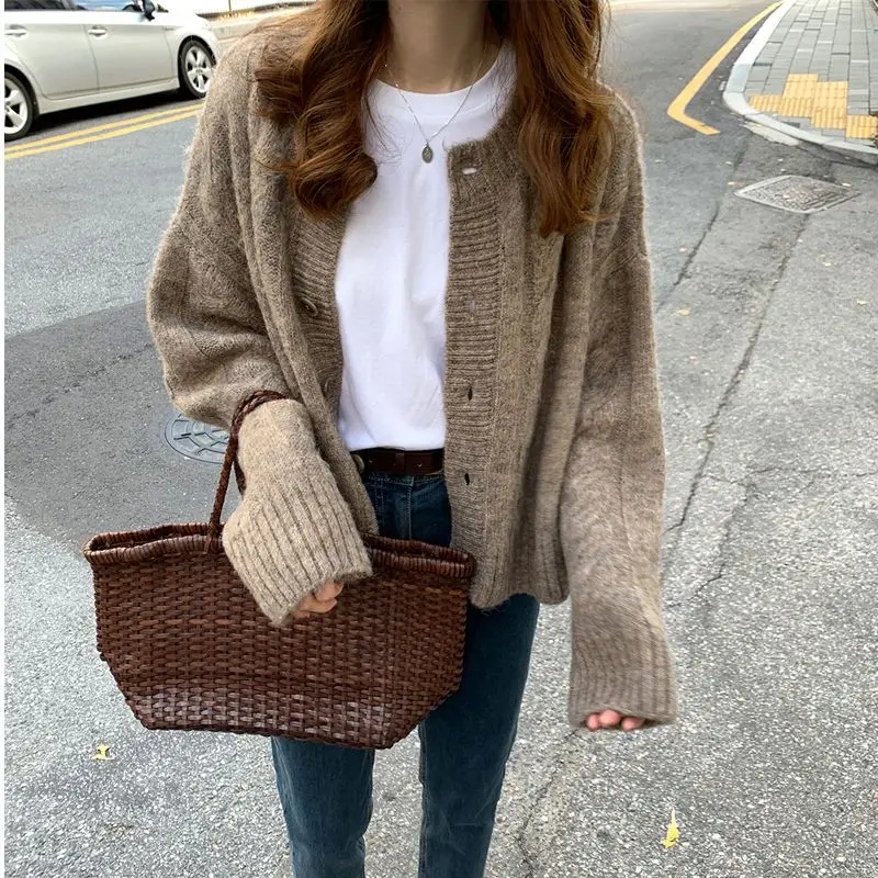 Autumn O Neck Cardigan Mujer Loose White Loose Korean Fashion Tops Casual Solid Cardigans Women Winter Oversized Sweaters Pull
Autumn O Neck Cardigan Mujer Loose White Loose Korean Fashion Tops Casual Solid Cardigans Women Winter Oversized Sweaters Pull