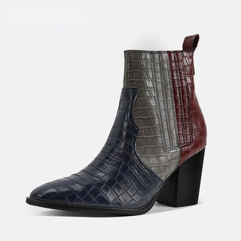 Женские кожаные ботильоны, ботинки на толстом каблуке, с острым носком и молнией сбоку, 2023 
Женские кожаные ботильоны, ботинки на толстом каблуке, с острым носком и молнией сбоку, 2023