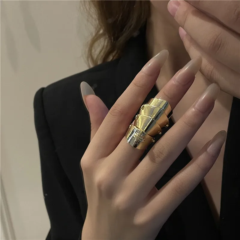 New Fashion Hip Hop Punk Exaggerated Ring Armor Index Knuckle Ring the Bar Rap Accessories for Women Men Party Jewelry
New Fashion Hip Hop Punk Exaggerated Ring Armor Index Knuckle Ring the Bar Rap Accessories for Women Men Party Jewelry