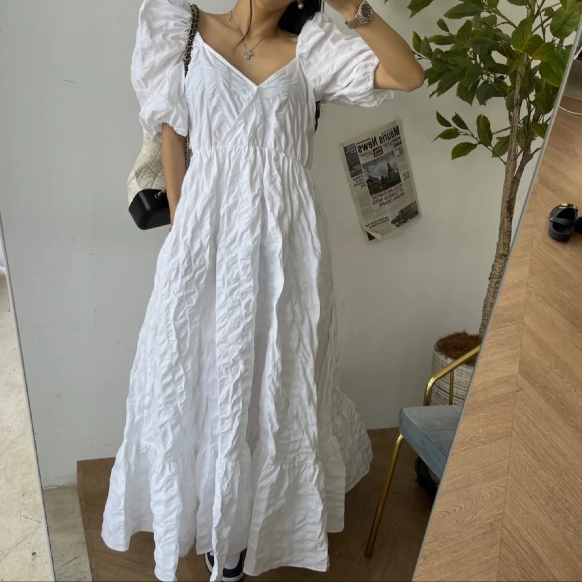 SuperAen 2022 Summer Solid V-Neck Puff Sleeve A-LINE Casual Slim Flounced Edge Dress for Women
SuperAen 2022 Summer Solid V-Neck Puff Sleeve A-LINE Casual Slim Flounced Edge Dress for Women