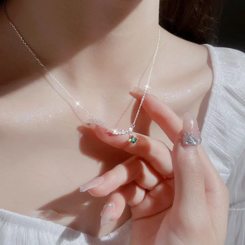 2023 Trend New Zircon Smile Arc Necklaces for Women Vintage Simple Luxury Collarbone Chain Necklace Jewelry Gifts Wedding
2023 Trend New Zircon Smile Arc Necklaces for Women Vintage Simple Luxury Collarbone Chain Necklace Jewelry Gifts Wedding