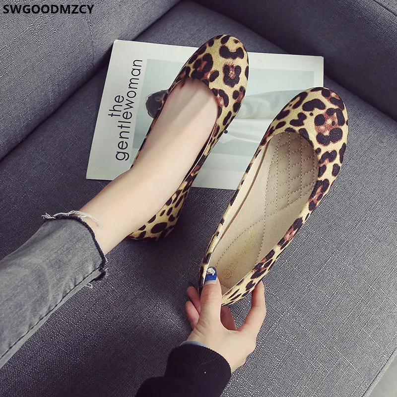 Леопардовые туфли на плоской подошве для женщин 2023 Повседневные слипоны обувь для женщин лоферы с круглым носком женские офисные ботинки осенние 2023 
Леопардовые туфли на плоской подошве для женщин 2023 Повседневные слипоны обувь для женщин лоферы с круглым носком женские офисные ботинки осенние 2023