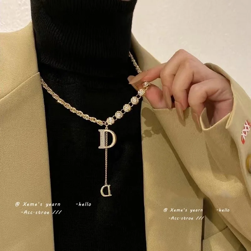 Fashion Gold Silver Zircon Letter D Pendant Long Necklace Ladies Sweater Chain Fashion Jewelry Party Gift Accessories Women
Fashion Gold Silver Zircon Letter D Pendant Long Necklace Ladies Sweater Chain Fashion Jewelry Party Gift Accessories Women