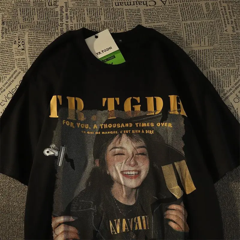 Американская Ретро футболка оверсайз с коротким рукавом для мужчин и женщин Свободные в европейском и американском стиле трендовые брендовые текстурные футболки 
Американская Ретро футболка оверсайз с коротким рукавом для мужчин и женщин Свободные в европейском и американском стиле трендовые брендовые текстурные футболки