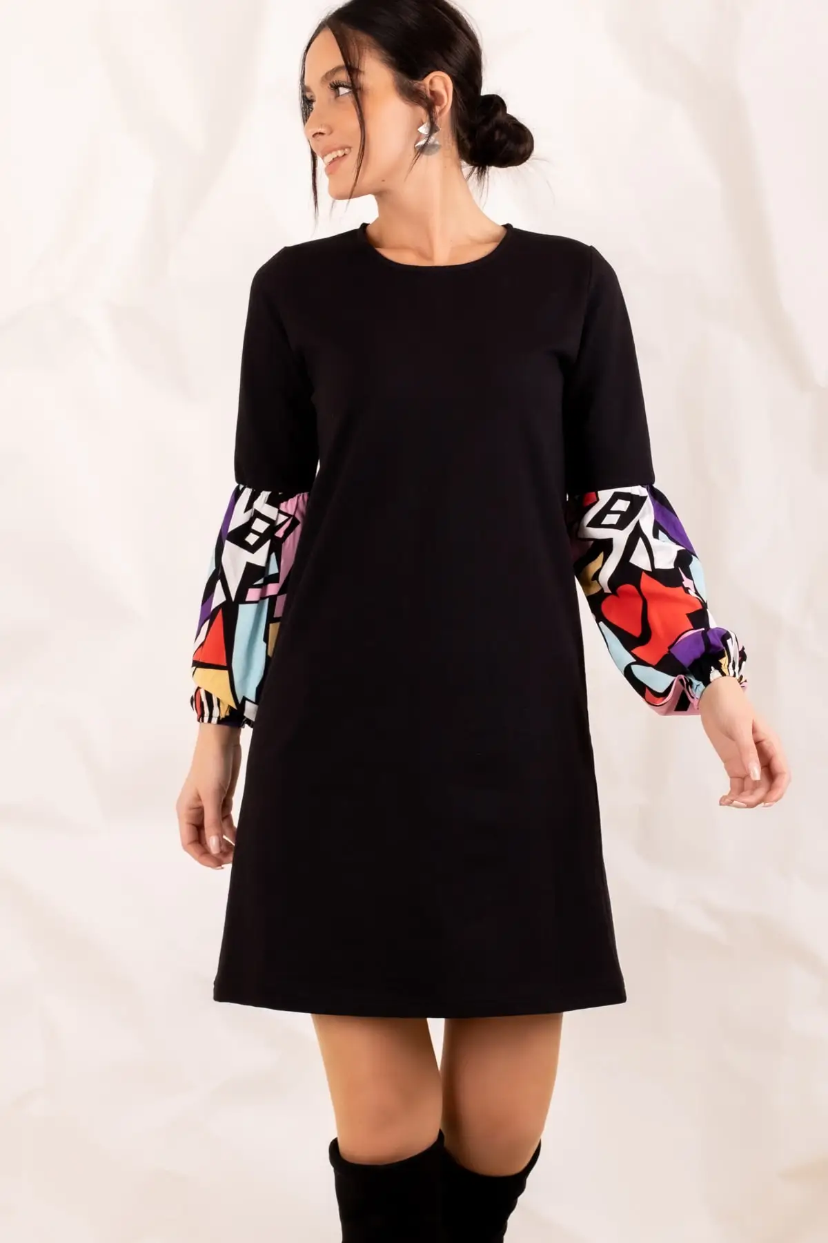 Women black geometric patterned balloon sleeve dress ARM-20K001099 long Basic Cool Comfort Regular cycling neck Mini Polyester
Women black geometric patterned balloon sleeve dress ARM-20K001099 long Basic Cool Comfort Regular cycling neck Mini Polyester